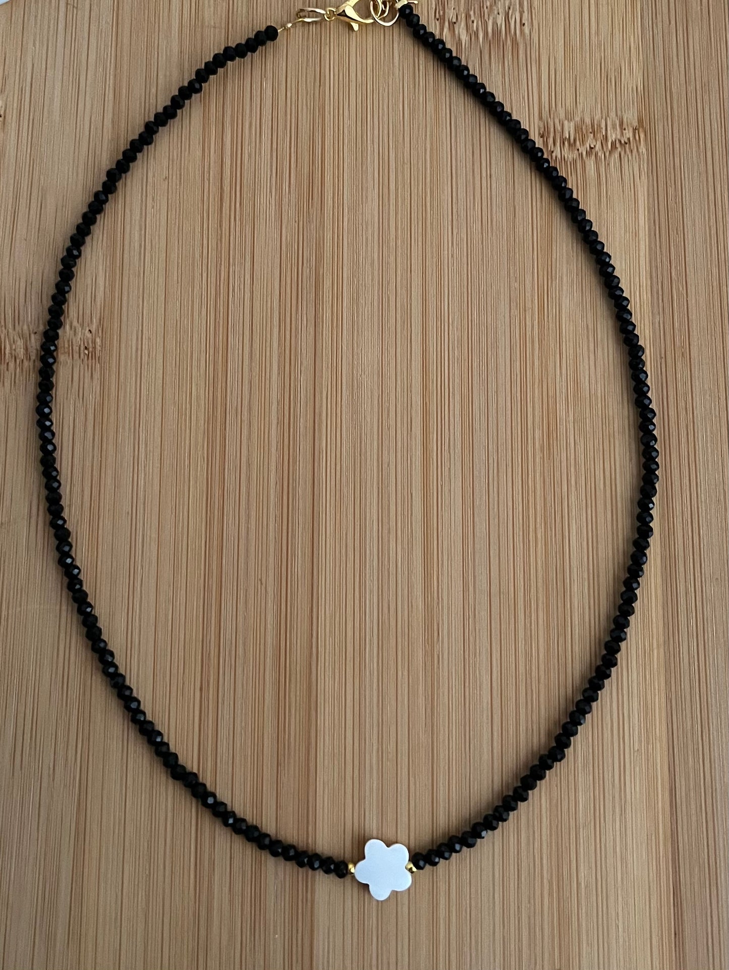 Chocker cristal preto com flor