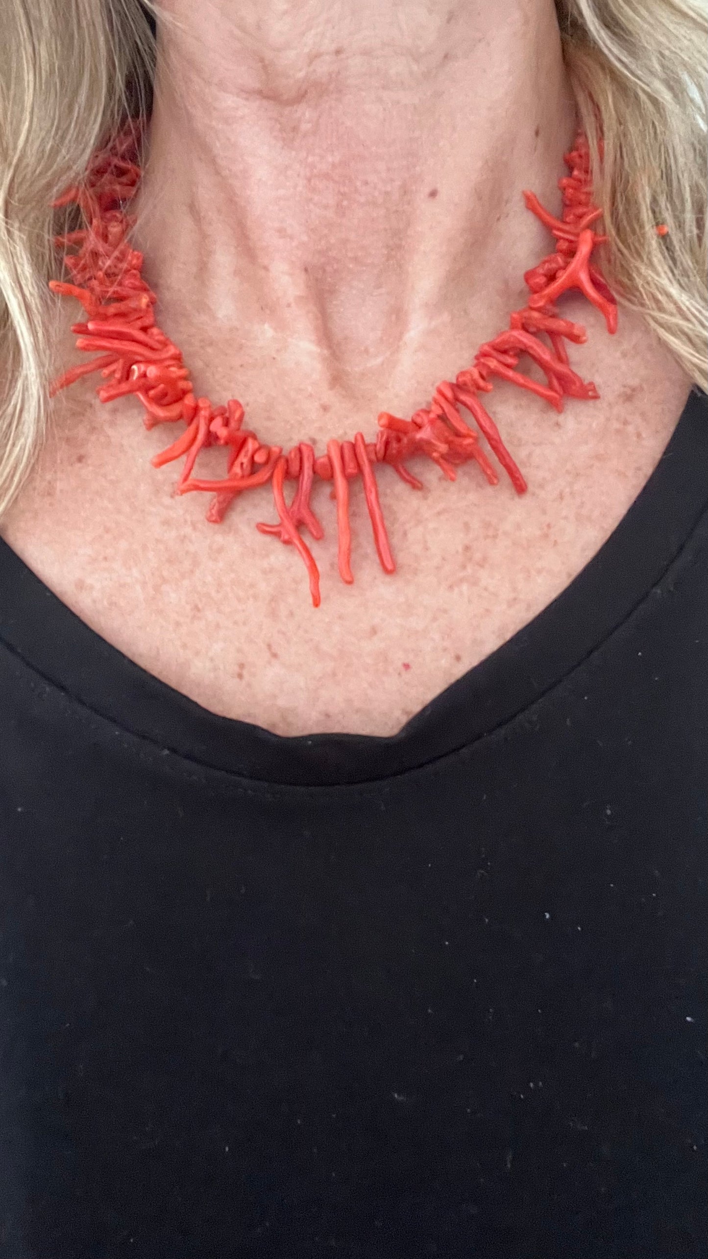 Colar em Coral Natural