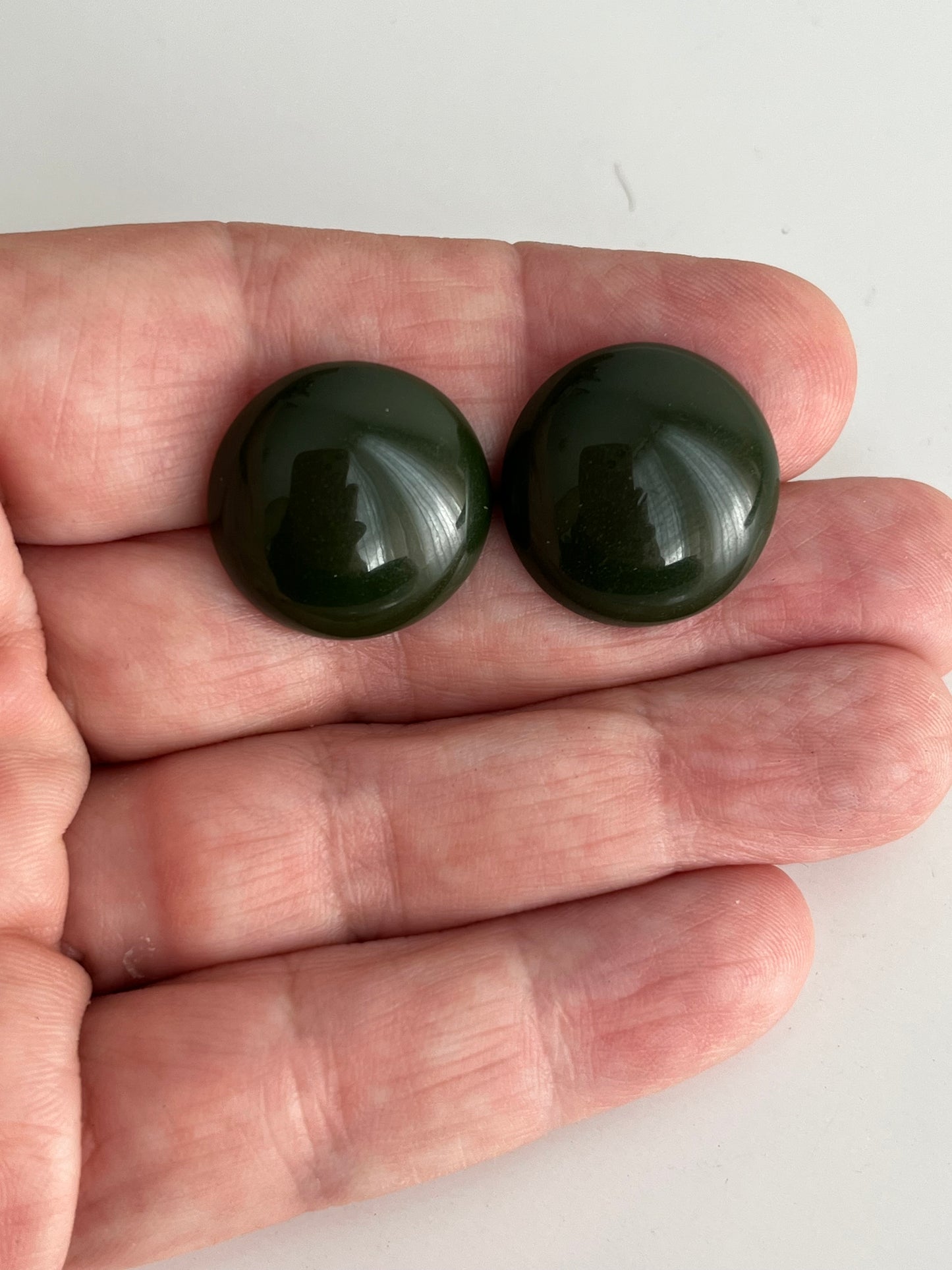 Brinco Botão Verde Militar