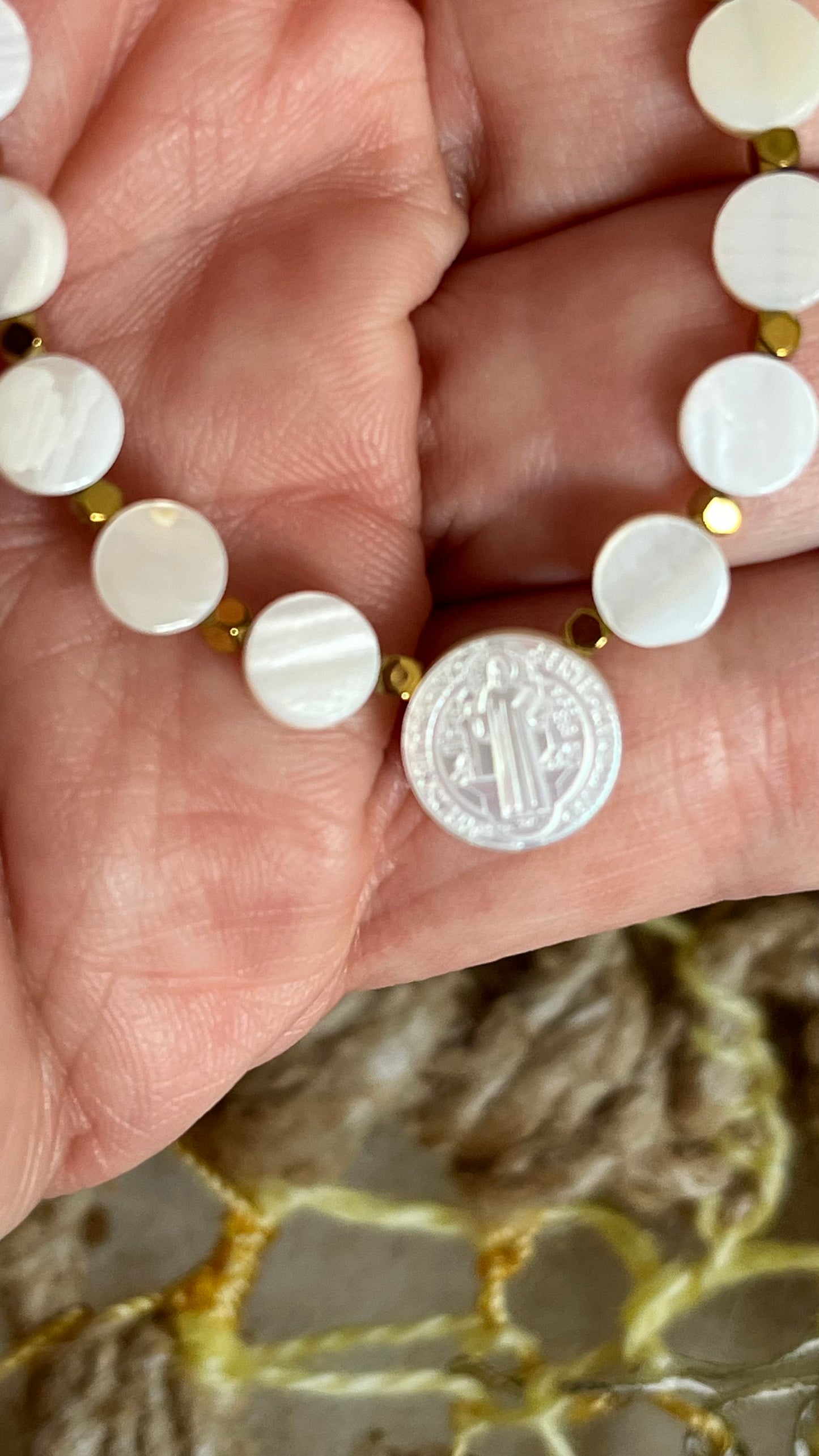 Colar São Bento Madrepérolas