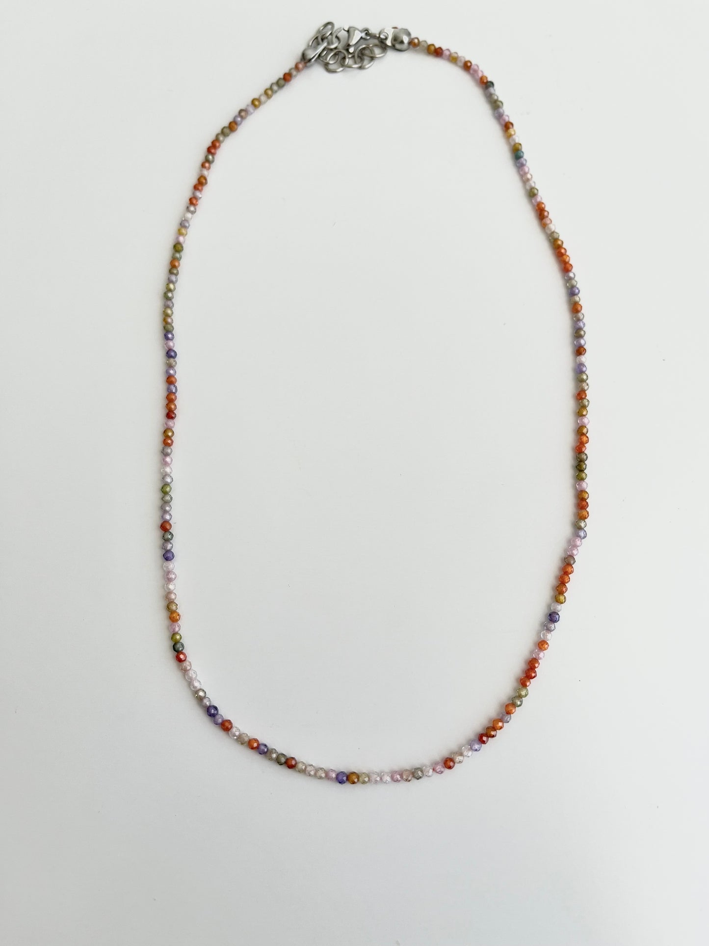 Chocker em ágata colorida