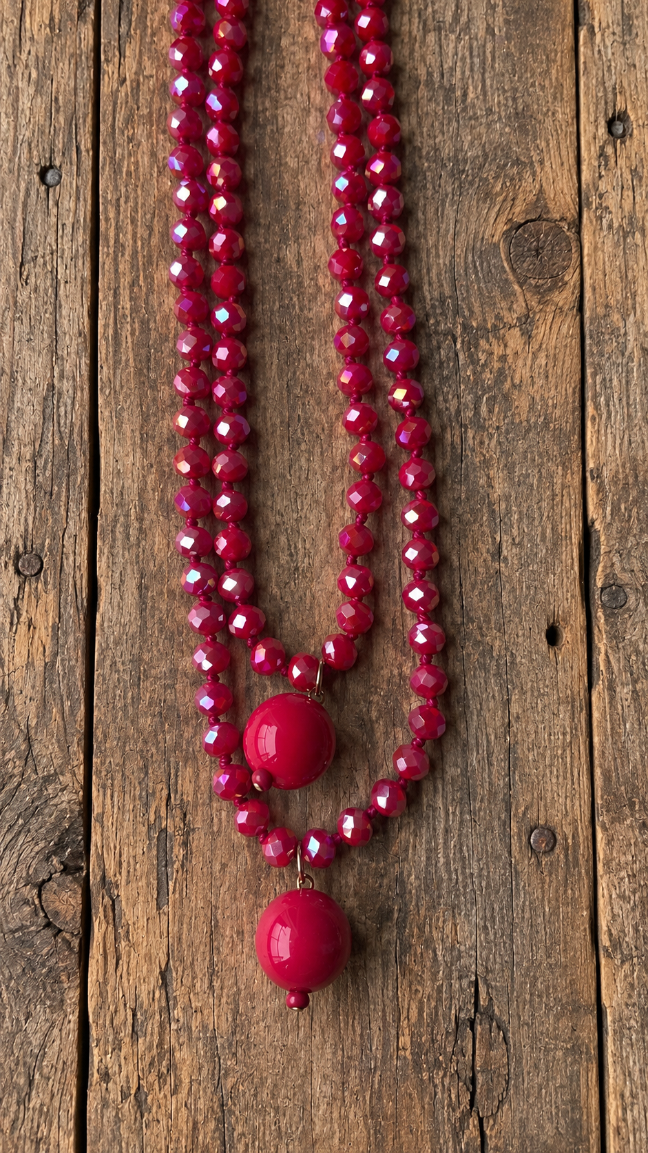 Colar Nanda em cristal vermelho