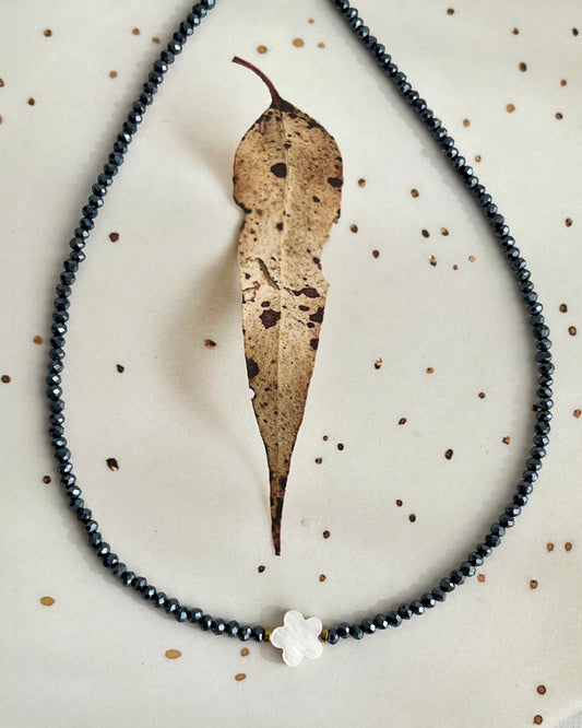 Chocker cristal azul marinho com flor