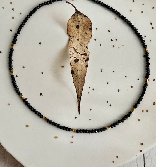 Chocker cristal preto com hematita