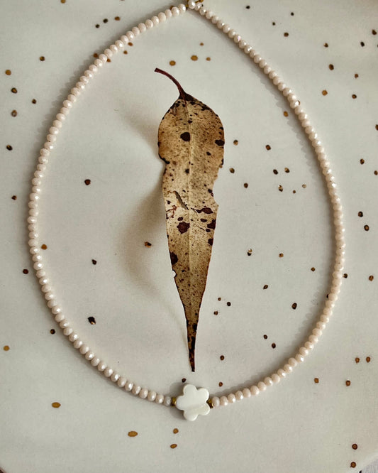 Chocker cristal off-white com flor