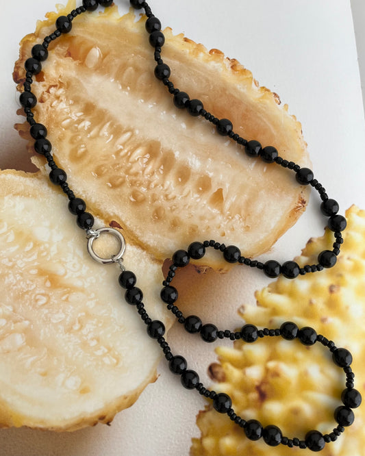 Colar para Óculos em Resina Preta e Argola Prata