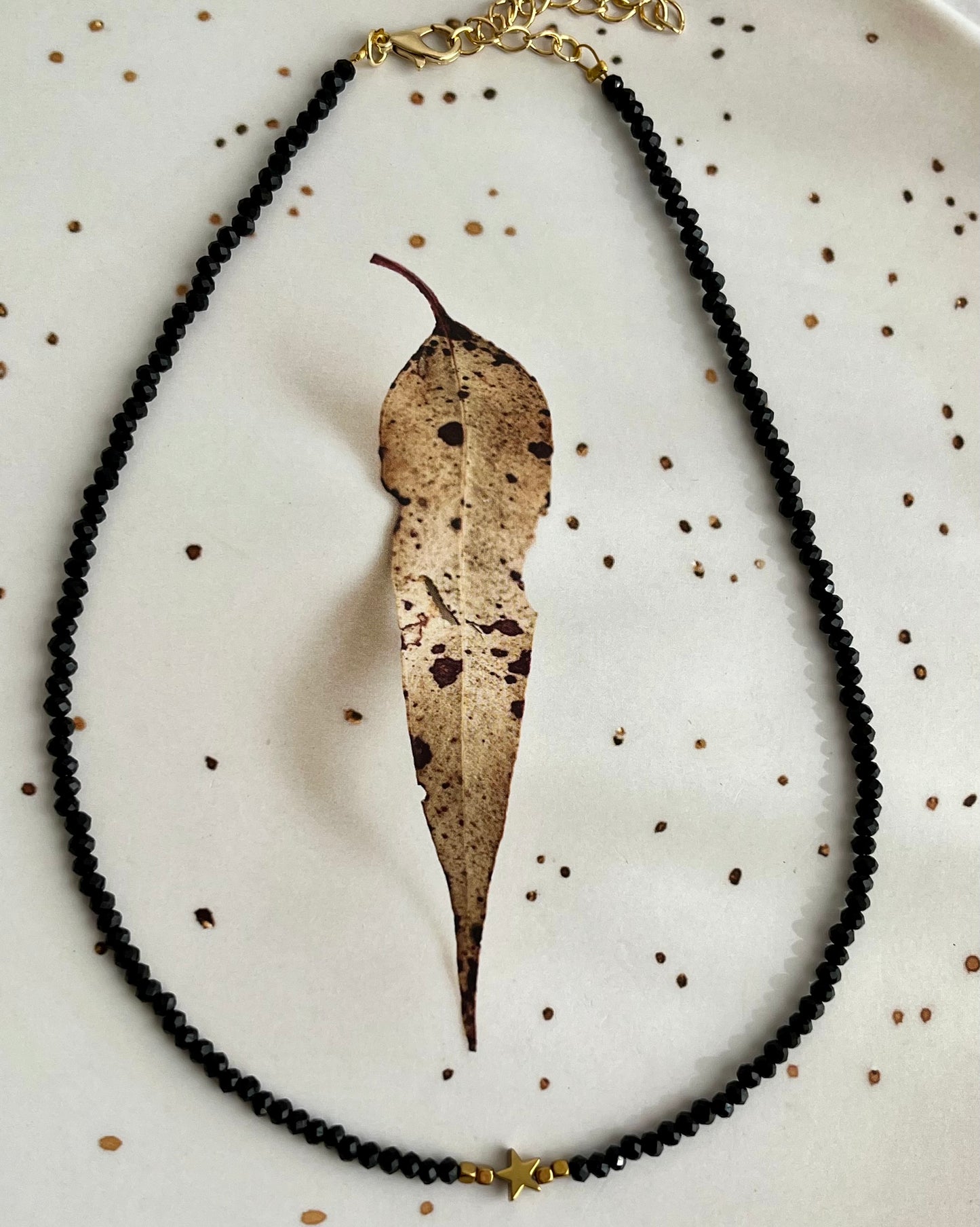 Chocker cristal preto com estrela